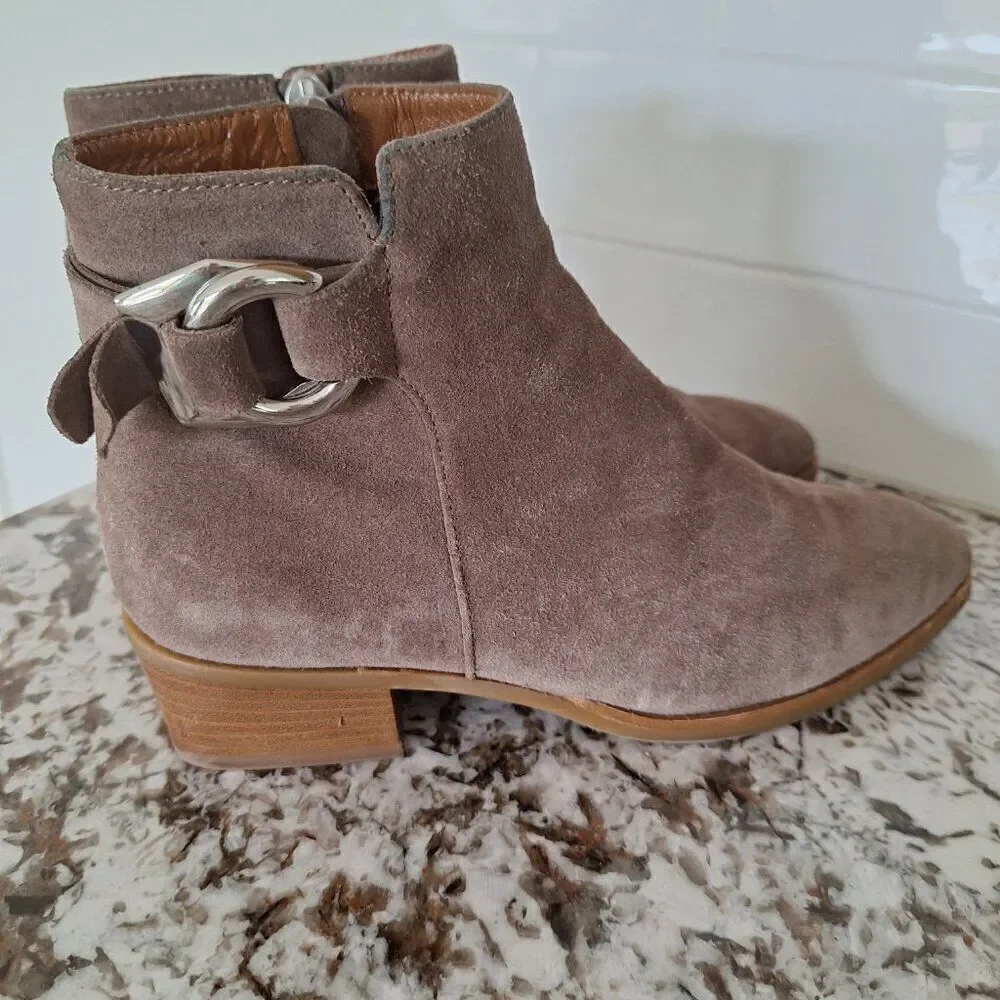 Aqutalia Suede Ankle  Booties‎ Size 6.5